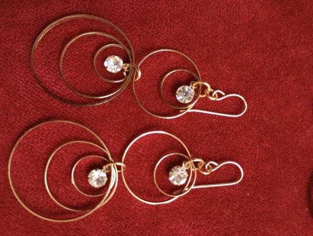 Pack de pendientes de bisutería y acero