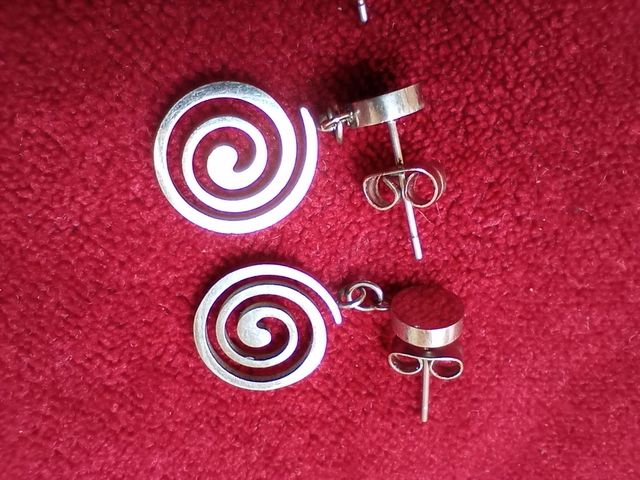 Pack de pendientes de bisutería y acero