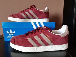 Adidas Gazelle burdeos de segunda mano por 25 EUR en Oviedo en WALLAPOP