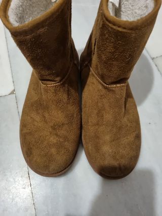 Botines de borreguito por dentro de segunda mano por 5 EUR en Almería en  WALLAPOP
