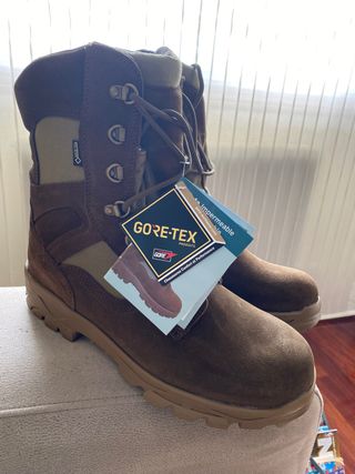 Botas Gore-Tex Militares Nuevas de segunda mano por 80 EUR en Pontevedra en  WALLAPOP