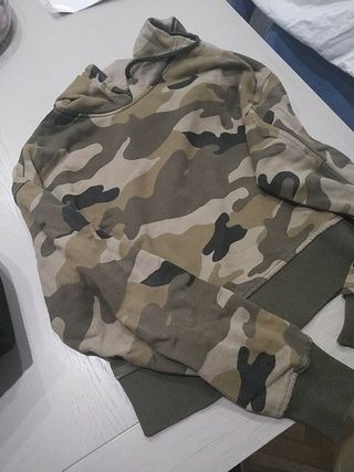 Ropa militar segunda mano en Madrid en WALLAPOP