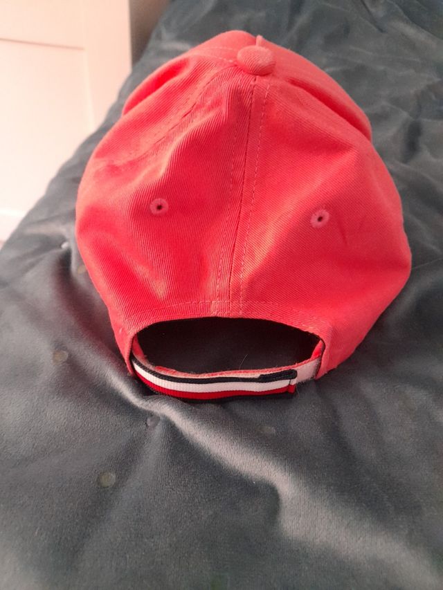 gorra niña Tommy Hilfiger color coral