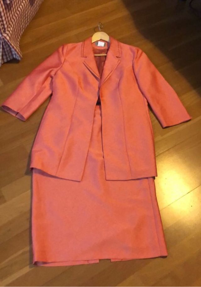 Traje de chaqueta con falda
