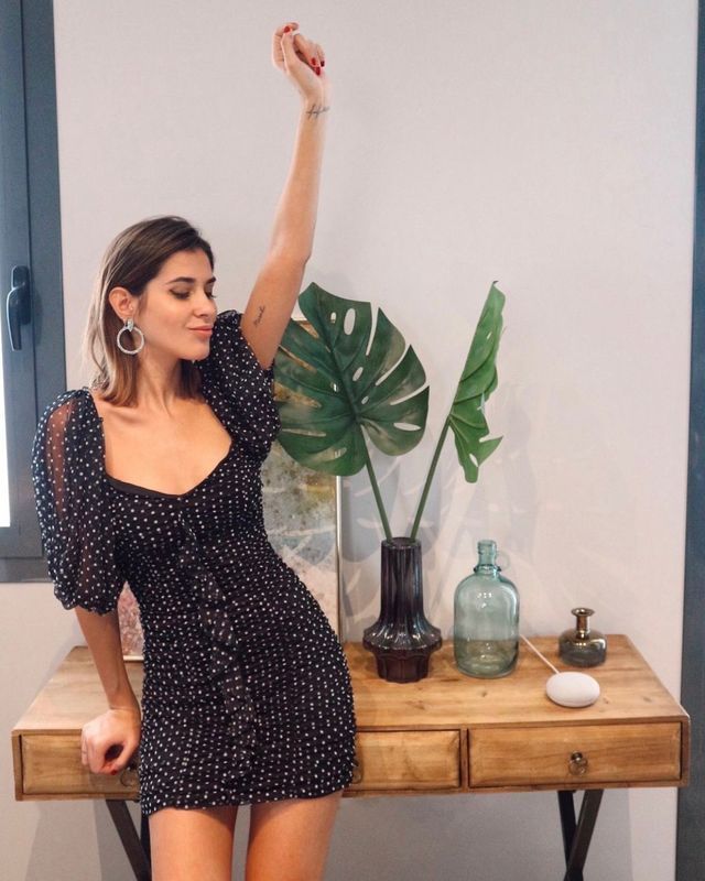 Vestido topos drapeado