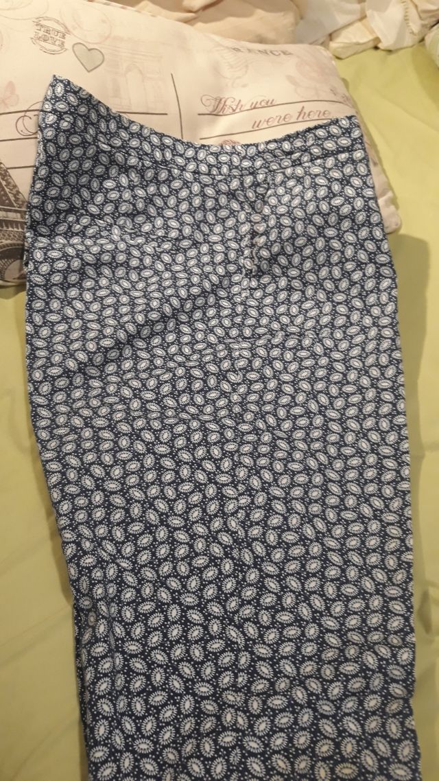 pantalon  azul y blanco fino 