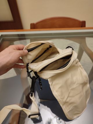 Mochila de cintura de segunda mano por 5 EUR en Vilanova del Camí en  WALLAPOP