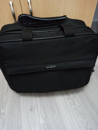 Maleta trolley ejecutivo Samsonite de segunda mano por 45 EUR en Valdemoro  en WALLAPOP