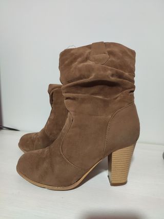 Botines Inside de segunda mano por 10 EUR en Granada en WALLAPOP