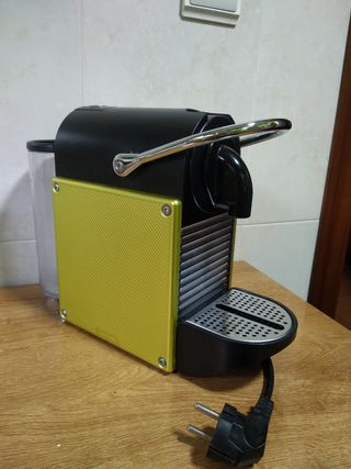 Cafetera DELONGHI EN-125R PIXIE NESPRESSO ROJO