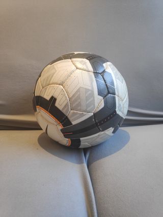 Balón Nike Ascente 2009 2010 LFP FIFA Approved de segunda mano por 80 EUR  en Zaragoza en WALLAPOP