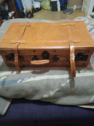 Maleta antigua en A Coruña en WALLAPOP