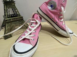 Converse altas rosa n.33.5 de segunda mano por 18,9 EUR en Alzira en  WALLAPOP