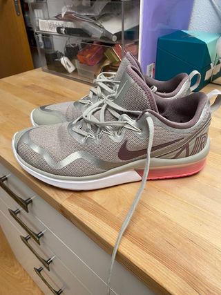 Zapatillas Nike Air Max Fury de segunda mano por 35 EUR en Tres Cantos en  WALLAPOP