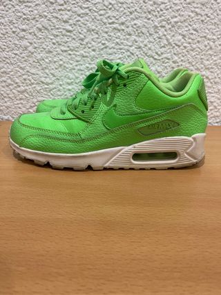 Nike air max verde lima de segunda mano por 30 EUR en Elche en WALLAPOP