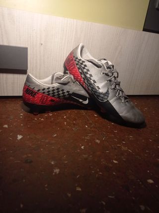 Botas Nike Mercurial Neymar de segunda mano por 40 EUR en Barcelona en  WALLAPOP