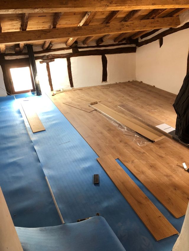 tarima ,rodapie y puertas