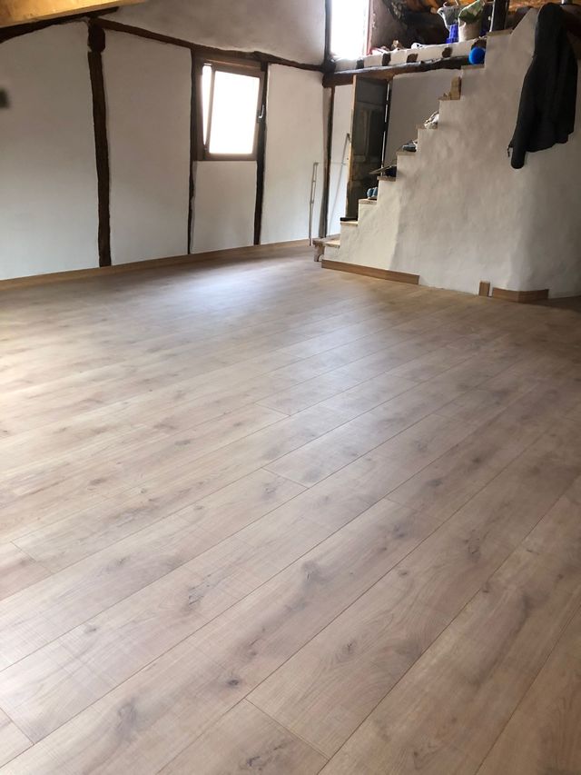 tarima ,rodapie y puertas