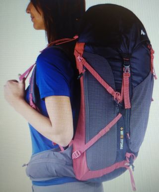Mochila nueva Quechua FORCLAZ 30 AIR + de segunda mano por 55 EUR en Madrid  en WALLAPOP