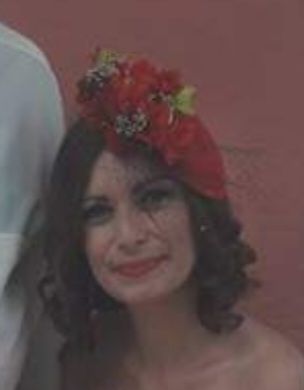 tocado de flores rojo 