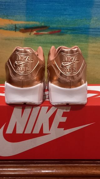 Nike Air Máx oro rosa talla 43 44 41 de segunda mano por 80 EUR en  Errenteria en WALLAPOP