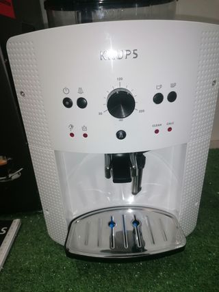 Krups EA8108 coffee maker Espresso machine 1.8 L Fully automatic