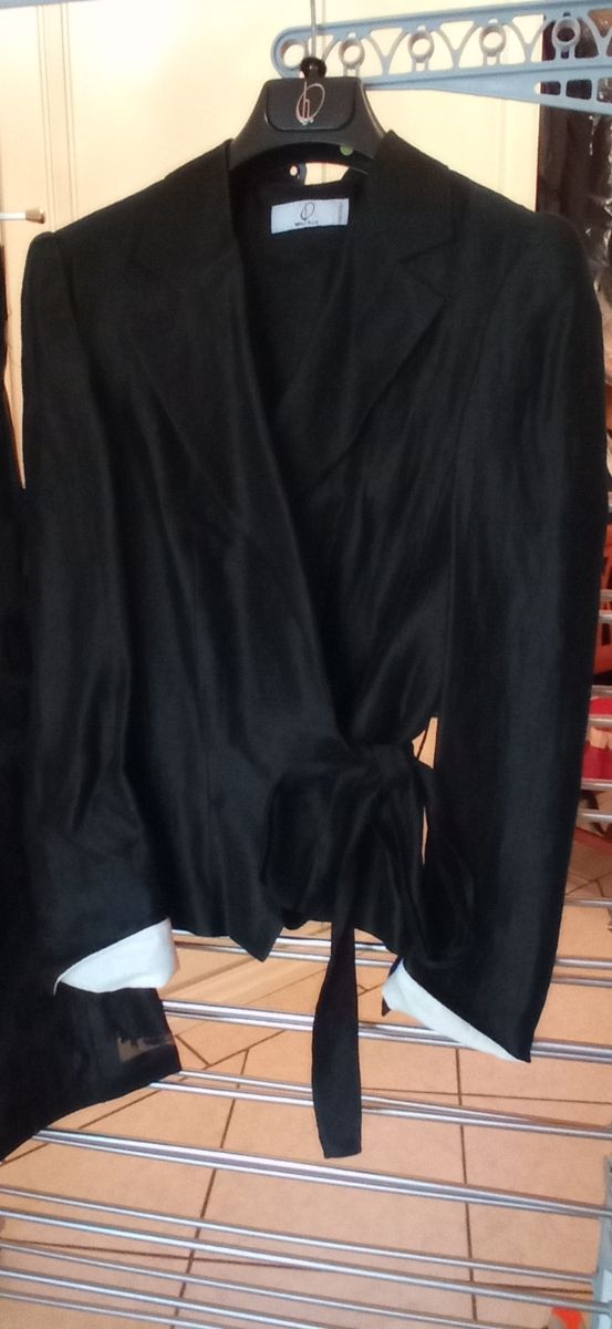 completo di giacca, top e gonna in lino e organza