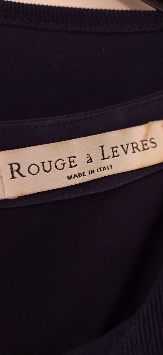 vestito con coprispalle, con riporti in raso