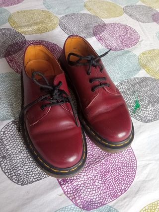 Dr Martens talla 36 de segunda mano por 35 EUR en Madrid en WALLAPOP