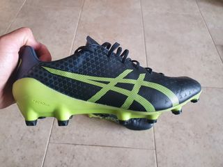 Asics Menace 3 Botas futbol Asics talla 43,5 de segunda mano por 165 EUR en  Torrelles de Llobregat en WALLAPOP