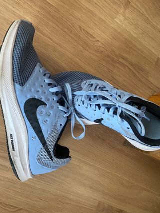 Zapatillas nike running talla 37,5 de segunda mano por 20 EUR en Madrid en  WALLAPOP