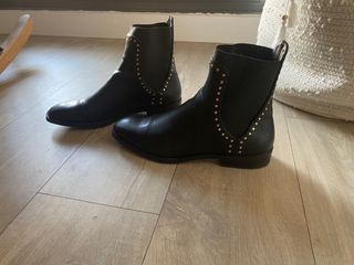 Botines o botas camperas negras, 41 de segunda mano por 25 EUR en Almerimar  en WALLAPOP
