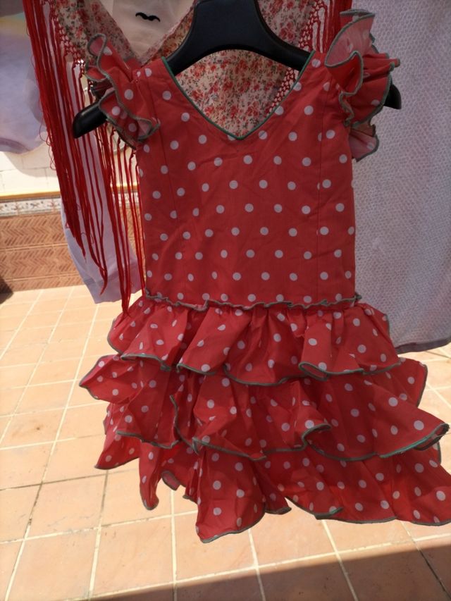 Traje de flamenca nuevo de niña.Talla 3
