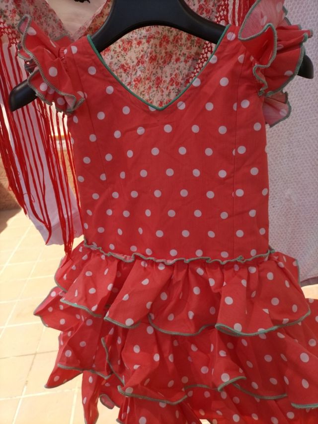 Traje de flamenca nuevo de niña.Talla 3