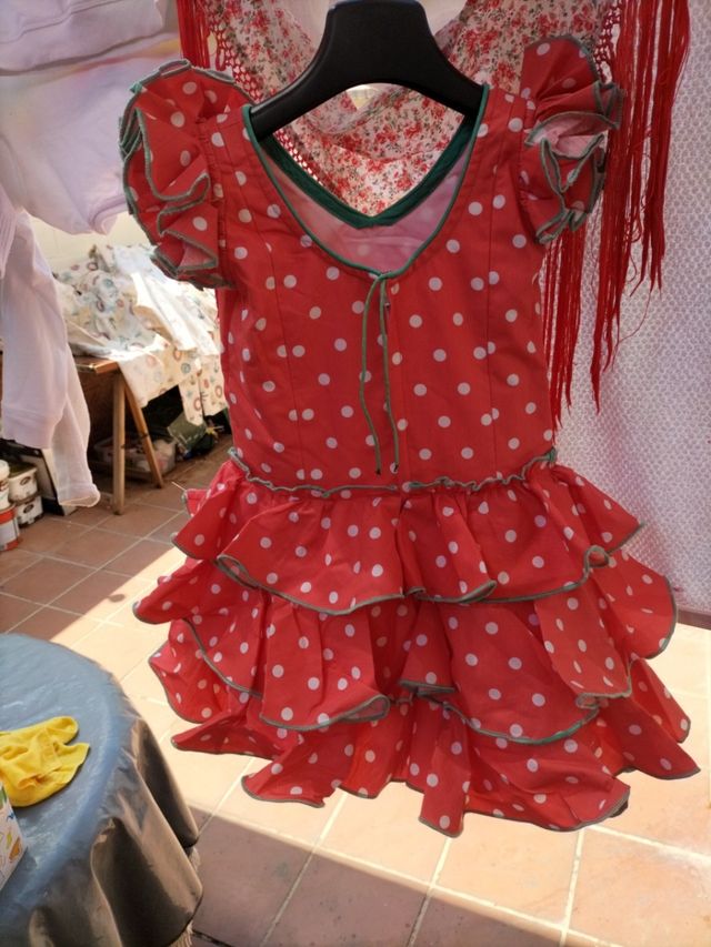 Traje de flamenca nuevo de niña.Talla 3