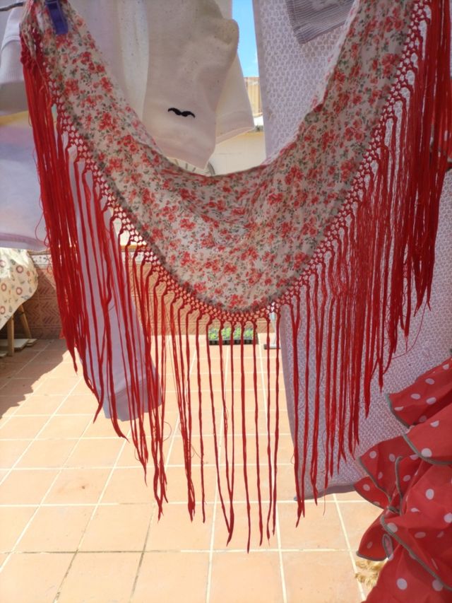 Traje de flamenca nuevo de niña.Talla 3