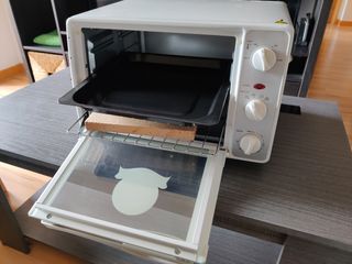 HORNO DE SOBREMESA ORBEGOZO HO 210 - 1300W - 20 LITROS - SELECTOR  TEMPERATURA DE 100 A 230º - TEMPORIZADOR 60 MINUTOS - BANDEJA.