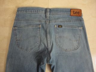 VAQUEROS LEE MUJER TALLA 36 de segunda mano por 10 EUR en Granada en  WALLAPOP