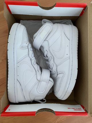 Zapatillas Nike altas talla 28 niños como nuevas de segunda mano por 21 EUR  en A Coruña en WALLAPOP