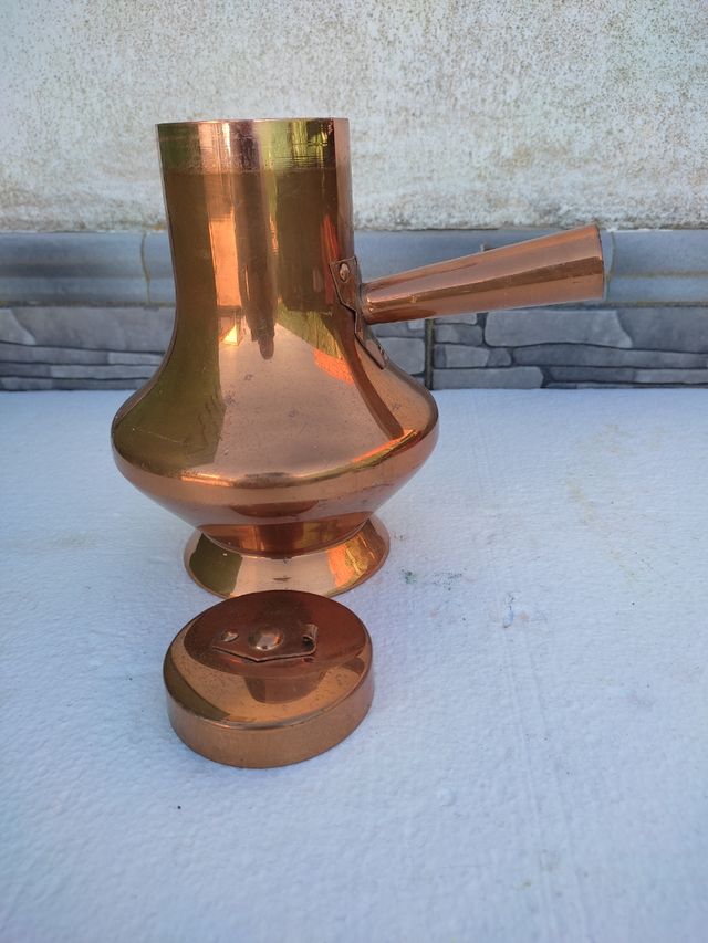 vecchia cioccolatiera in rame