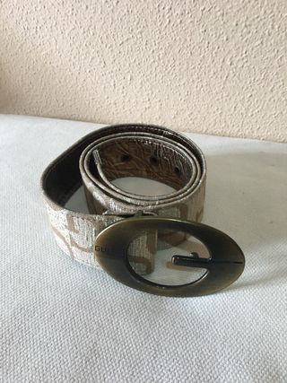 Cinturón Guess mujer de segunda mano por 24 EUR en Madrid en Cinturón Guess mujer de segunda mano por 24 EUR en Madrid en