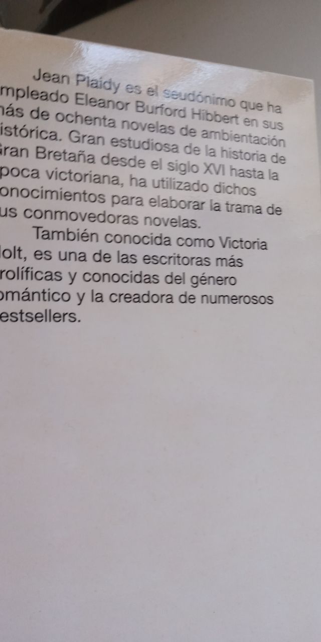 LIBRO EL TRONO CODICIADO