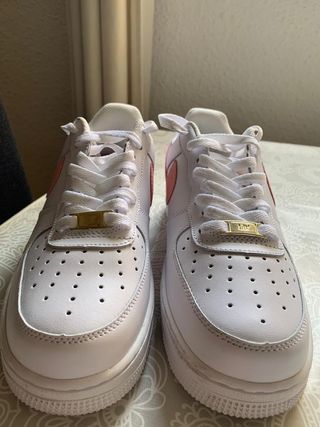 Bambas air force con el símbolo Nike en rosa de segunda mano por 50 EUR en  Badalona en WALLAPOP