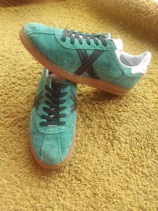 Zapatillas MUNICH talla 40 de segunda mano por 17 EUR en Madrid en WALLAPOP