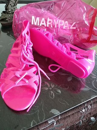 Zapatos cangrejeras de Marypaz NUEVAS talla 41 de segunda mano por 5 EUR en  San Jose de La Rinconada en WALLAPOP