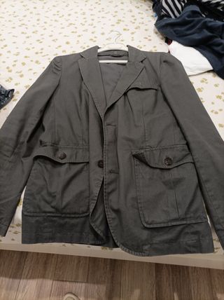 Americana y hombre zara de segunda mano por 5 EUR en Murcia en WALLAPOP