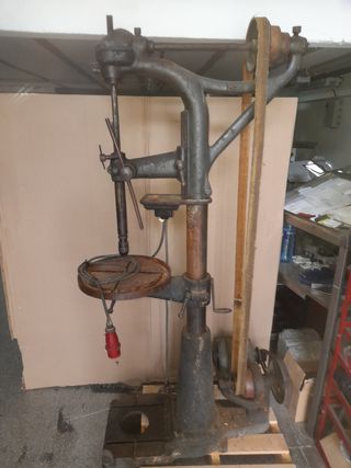 Taladro vertical antiguo de segunda mano por 200 EUR en Oviedo en WALLAPOP