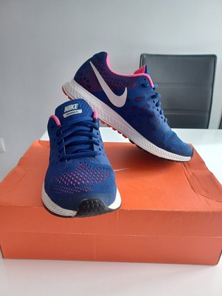 Zapatillas nike número 37.5 de segunda mano por 25 EUR en Puertollano en  WALLAPOP