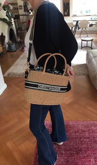 Bolso\\/cesta C. Dior de segunda mano por 150 EUR en Villanueva del Pardillo  en WALLAPOP