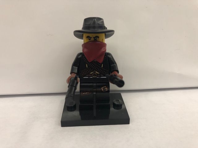 Minifigura Bandido Lego. Serie 6